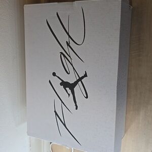 Jordan 4 White Thunder size 7